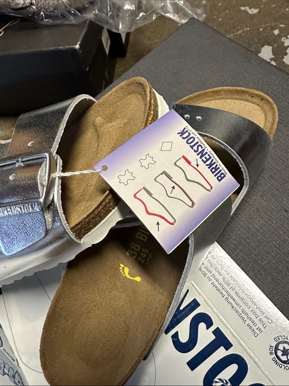Birkenstock Arizona women’s Metallic Silver Two-Strap Sandals size 7 (38) - Picture 7 of 7